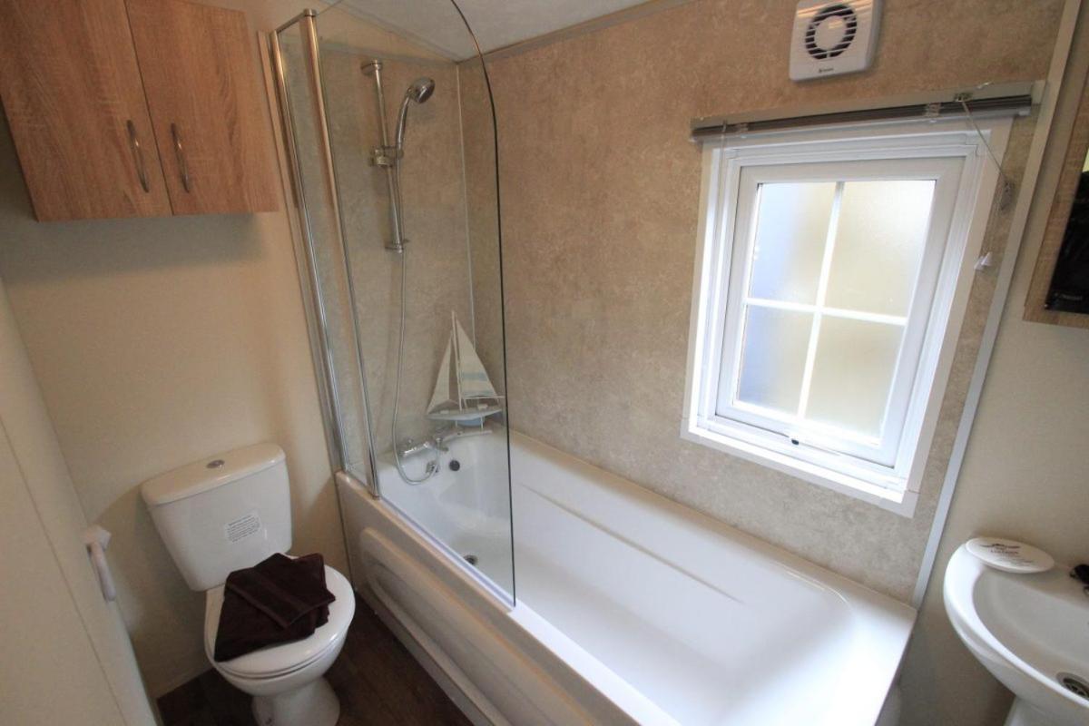 Rose Lodge - Hot Tub Getaway - Percy Woods - Pet Friendly Morpeth Exterior photo