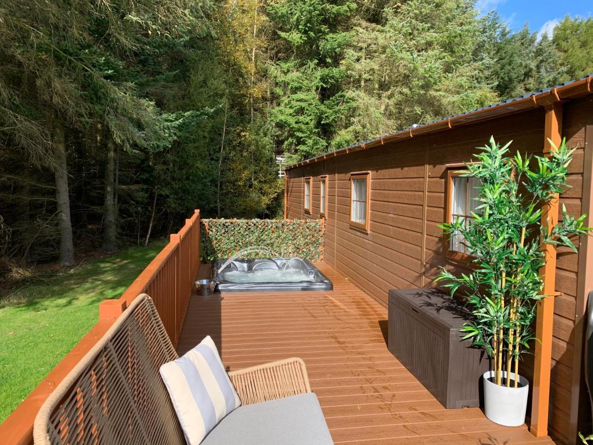 Rose Lodge - Hot Tub Getaway - Percy Woods - Pet Friendly Morpeth Exterior photo
