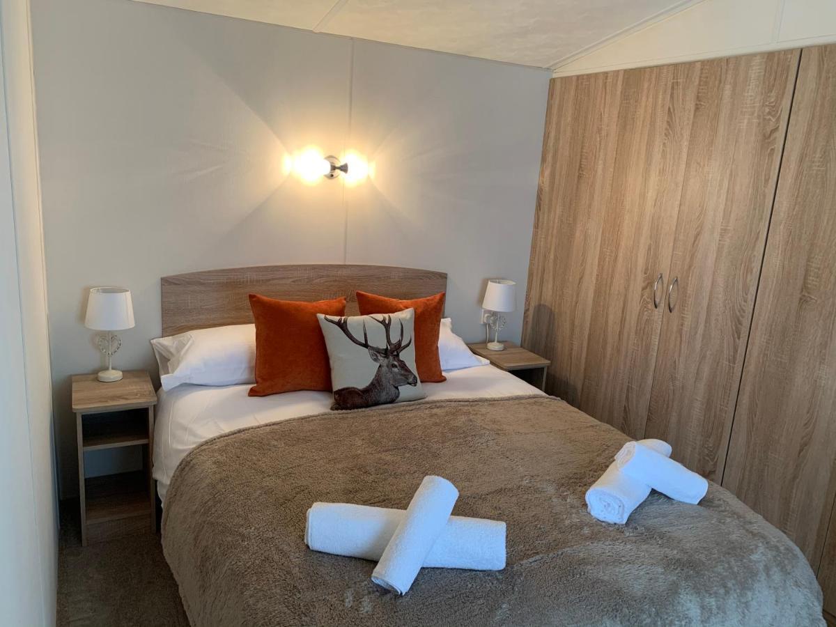 Rose Lodge - Hot Tub Getaway - Percy Woods - Pet Friendly Morpeth Exterior photo